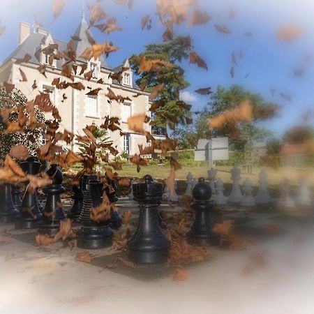 Le Petit Chateau Des Cedres Mouchamps エクステリア 写真