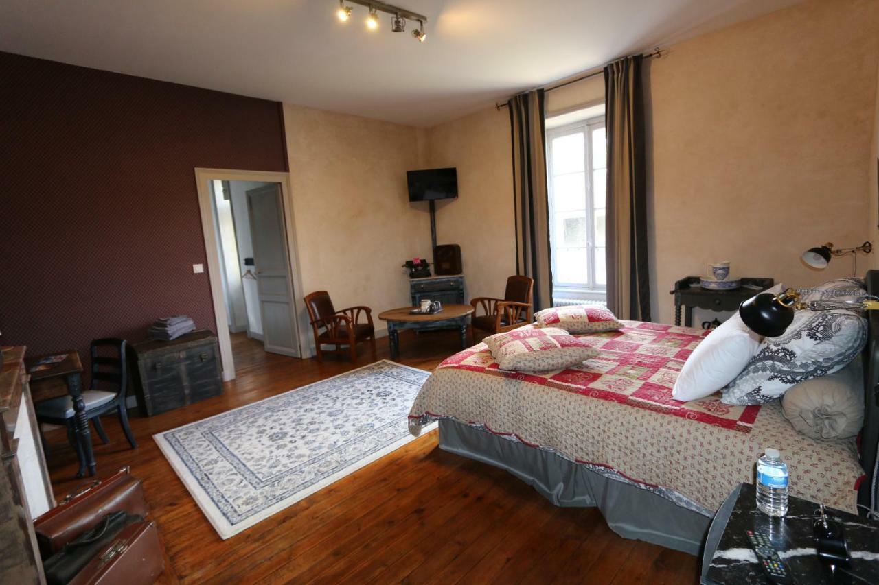 Le Petit Chateau Des Cedres Mouchamps エクステリア 写真