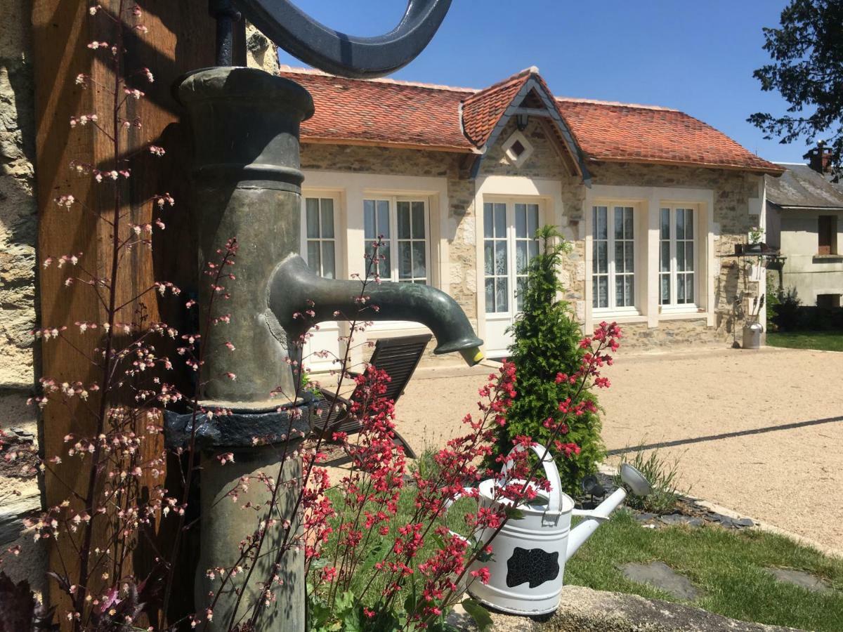 Le Petit Chateau Des Cedres Mouchamps エクステリア 写真
