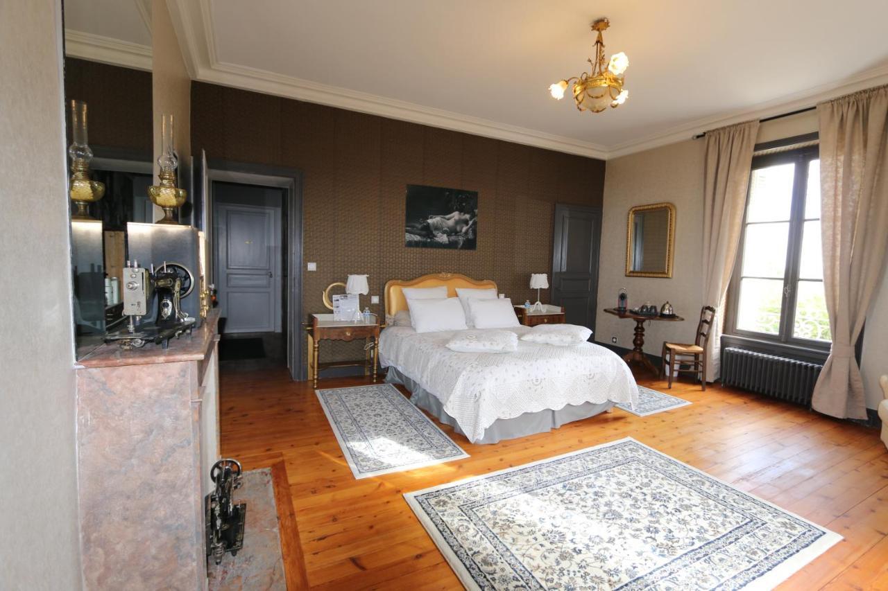 Le Petit Chateau Des Cedres Mouchamps エクステリア 写真