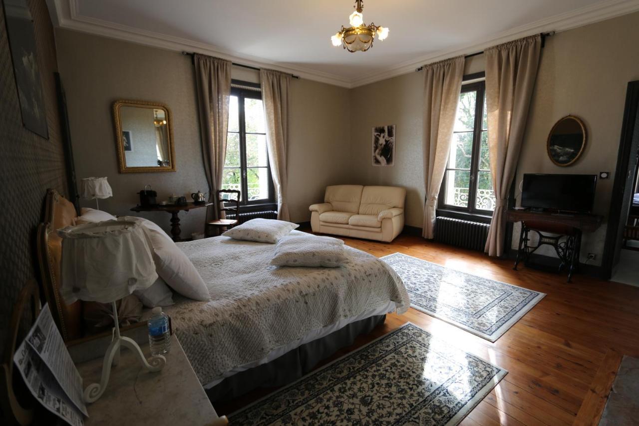 Le Petit Chateau Des Cedres Mouchamps エクステリア 写真